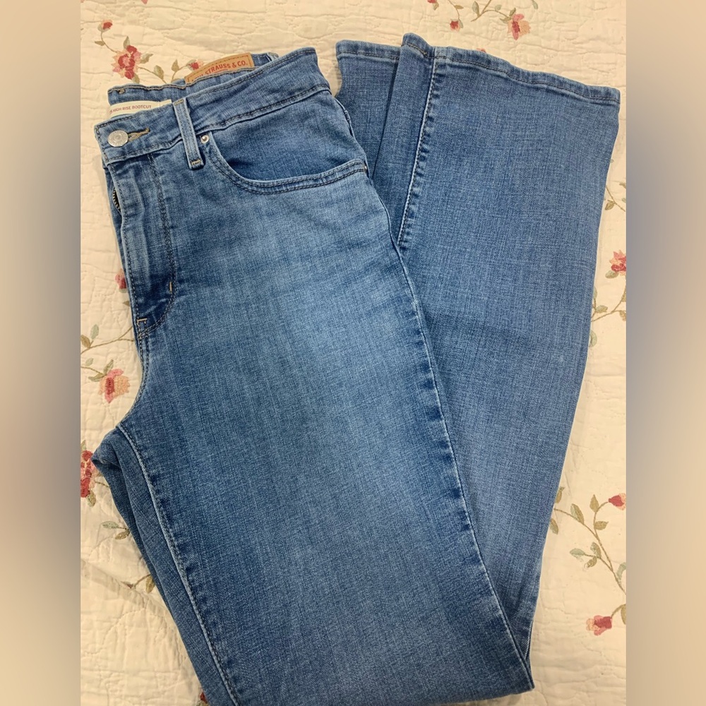 Levi's Women's Straight Leg Blue Jeans